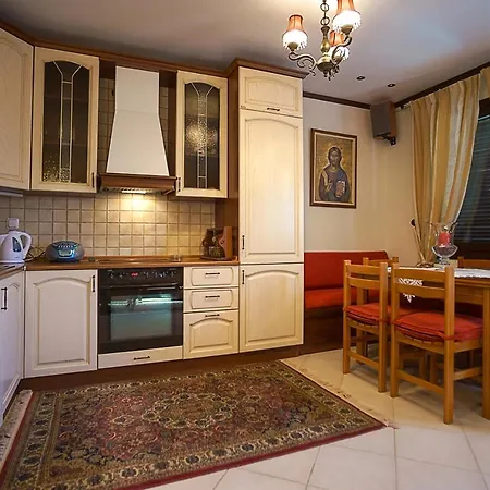 Willa Luxury Traditional Khiliodhendron