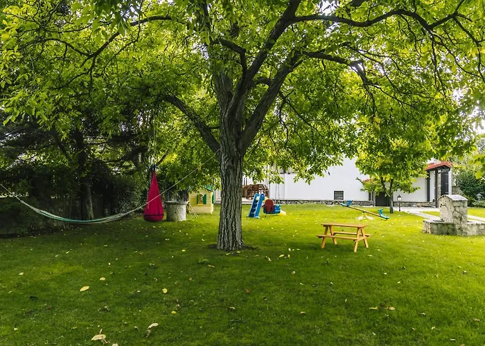 Luxury Traditional * Khiliodhendron